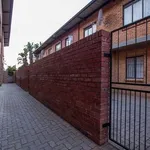 Rent 2 bedroom apartment of 42 m² in Pretoria