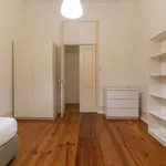 Rent a room of 120 m² in lisbon