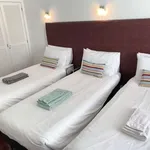 Rent 3 bedroom apartment in lisbon