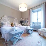 Rent 5 bedroom apartment of 300 m² in Florence