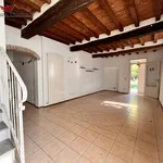 Affitto 3 camera casa di 100 m² in Piacenza