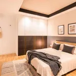 Rent 3 bedroom apartment of 140 m² in madrid