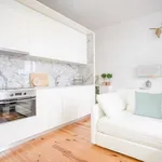 Rent 1 bedroom apartment of 60 m² in Porto