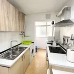 Rent a room of 100 m² in valencia