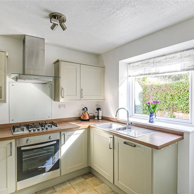 3 bedroom detached house to rent Oxted