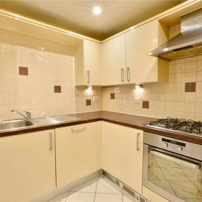 Flat to rent in The Cloisters A, Guildford, Surrey GU1 Westcott