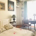 Appartement de 130 m² avec 1 chambre(s) en location à Paris