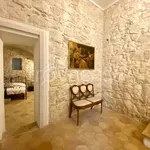 Affitto 5 camera casa di 300 m² in Ragusa