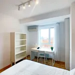 Rent a room of 90 m² in madrid