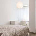 Rent a room of 97 m² in valencia