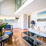 Rent 2 bedroom flat of 732 m² in London