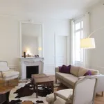 Rent 6 bedroom apartment of 134 m² in Paris