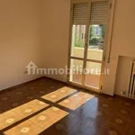 Affitto 5 camera appartamento di 120 m² in Forlì