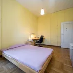 Rent a room of 150 m² in milan