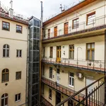 Rent 3 bedroom apartment of 97 m² in Budapest