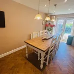 Rent 3 bedroom flat in East Midlands