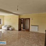 Affitto 6 camera casa di 350 m² in Rome