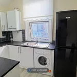 Rent 4 bedroom flat in Wales