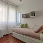 Rent a room of 90 m² in milan