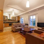 Rent 1 bedroom apartment of 69 m² in Paris