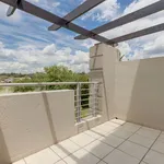 Rent 2 bedroom apartment of 118 m² in Randburg