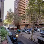 Rent a room of 100 m² in valencia