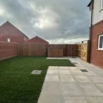 Rent 3 bedroom flat in East Midlands