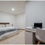 Rent a room of 200 m² in madrid