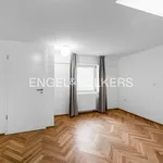 Pronajměte si 4 ložnic/e byt o rozloze 153 m² v Prague