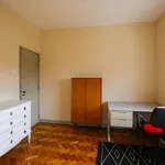 Rent 4 bedroom apartment in Lisbon