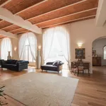 Rent 8 bedroom house of 400 m² in Signa