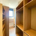 Alquilo 4 dormitorio casa de 263 m² en Madrid