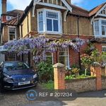 Rent 5 bedroom house in South East England