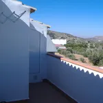 Rent 6 bedroom apartment of 400 m² in Granada']