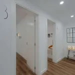 Rent 4 bedroom apartment of 90 m² in barcelona