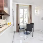 Appartement de 1200 m² avec 3 chambre(s) en location à Paris