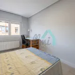 Rent 3 bedroom apartment of 92 m² in Oviedo