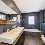 Alquilo 5 dormitorio casa de 306 m² en Barcelona