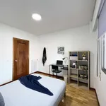 Rent a room of 95 m² in madrid