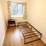 Rent 4 bedroom house in Salford