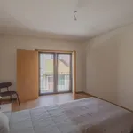 Rent 2 bedroom apartment in Porto