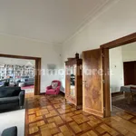 Rent 5 bedroom house of 326 m² in Rome