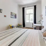 Rent 4 bedroom apartment in Prague