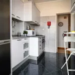 Rent 5 bedroom apartment of 100 m² in Lisboa