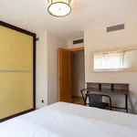 Rent 1 bedroom apartment of 80 m² in Zaragoza