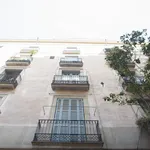 Rent 4 bedroom apartment in Barcelona