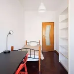 Rent a room in lisbon