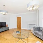 Rent 4 bedroom house in South East England