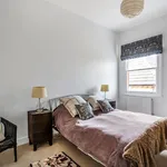 Rent 5 bedroom apartment in South East England