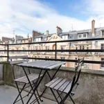 Appartement de 996 m² avec 2 chambre(s) en location à Paris